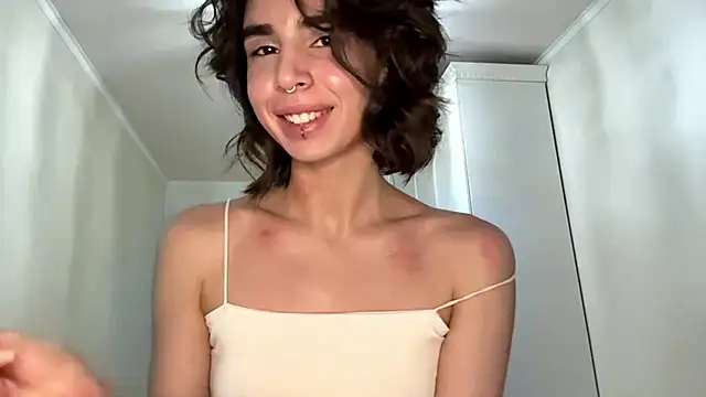 Snapshot of JessiaRuezga chatting on 05/25/26, 12:11 JessiaRuezga online show from 05/25/26, 12:11
