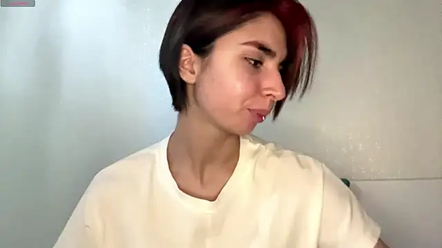 JessiaRuezga online show from 07/17/26, 11:06