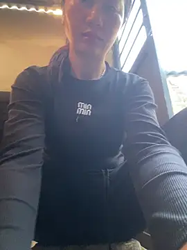 Linda-babyy online show from 05/25/26, 11:00
