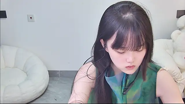 Snapshot of Evil-Bunny007 chatting on 06/12/26, 12:37 Evil-Bunny007 online show from 06/12/26, 12:37