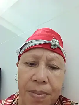 Snapshot of zanalove chatting on 05/19/26, 12:44 zanalove online show from 05/19/26, 12:44