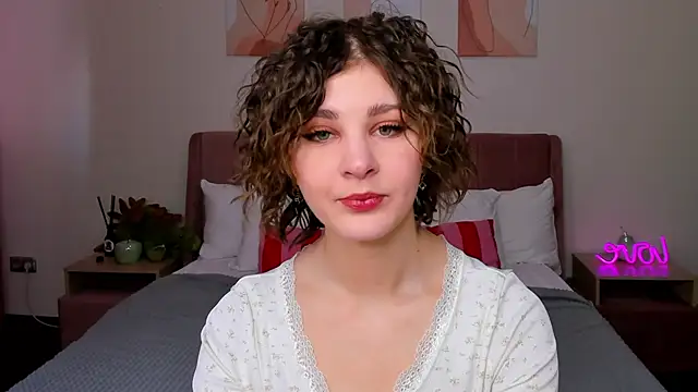 Snapshot of Kira__Fluffy chatting on 05/25/26, 12:16 Kira Fluffy online show from 05/25/26, 12:16