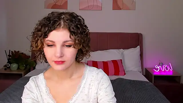 Snapshot of Kira__Fluffy chatting on 05/26/26, 12:06 Kira Fluffy online show from 05/26/26, 12:06