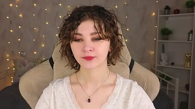 Snapshot of Kira__Fluffy chatting on 05/31/26, 12:08 Kira Fluffy online show from 05/31/26, 12:08
