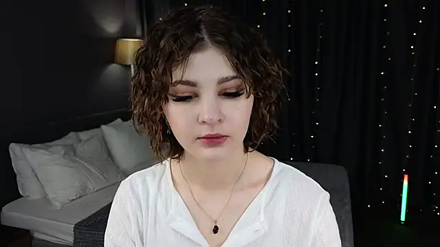 Snapshot of Kira__Fluffy chatting on 06/07/26, 12:04 Kira Fluffy online show from 06/07/26, 12:04
