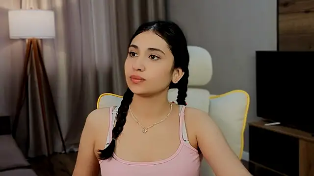 Snapshot of honeylanaa chatting on 06/05/26, 04:52 honeylanaa online show from 06/05/26, 04:52