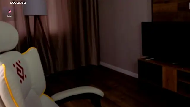 honeylanaa online show from 07/14/26, 04:39