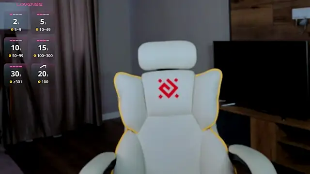 honeylanaa online show from 07/28/26, 04:19