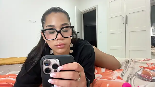 Snapshot of QueeNataly chatting on 06/04/26, 01:39 QueeNataly online show from 06/04/26, 01:39