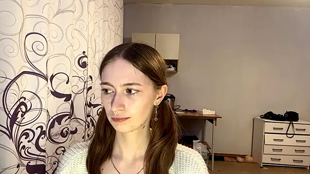 Snapshot of BrianneFarabee chatting on 06/04/26, 11:22 BrianneFarabee online show from 06/04/26, 11:22