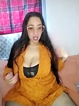 Pamela sa online show from 05/19/26, 05:19
