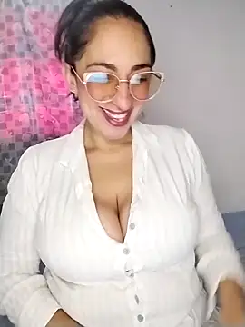 Pamela sa online show from 05/27/26, 05:43