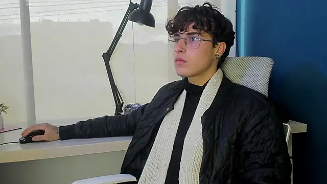 Snapshot of Krown_nox chatting on 05/21/26, 11:17 Krown nox online show from 05/21/26, 11:17