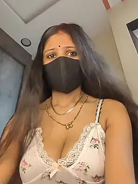 Snapshot of kaira_noty chatting on 06/10/26, 03:07 kaira noty online show from 06/10/26, 03:07