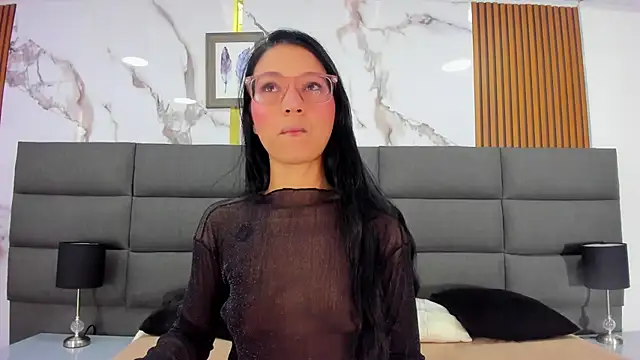 Snapshot of SophiieCalloway1 chatting on 06/03/26, 02:19 SophiieCalloway1 online show from 06/03/26, 02:19