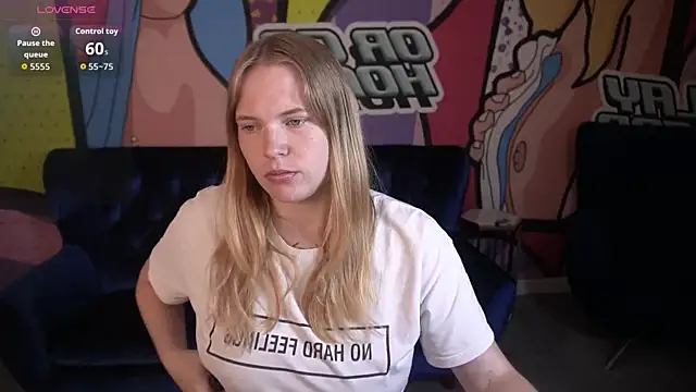 NikkyReyyy online show from 06/26/26, 05:34
