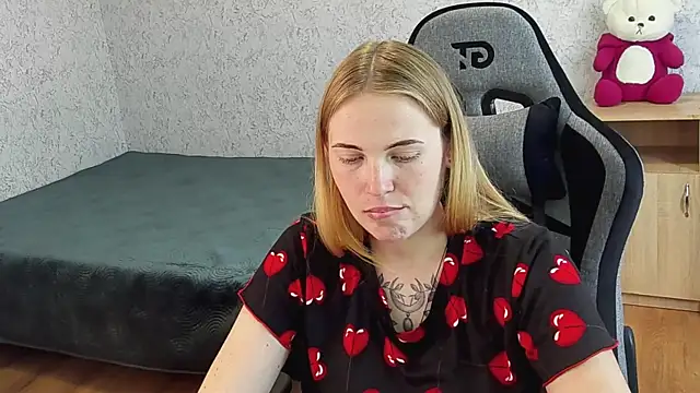 NikkyReyyy online show from 07/28/26, 03:21