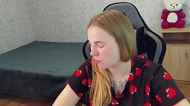 NikkyReyyy online show from 07/28/26, 04:39