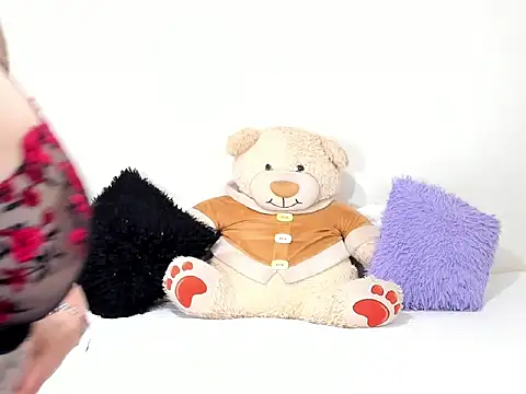 Hellen Owenzz online show from 06/12/26, 09:57