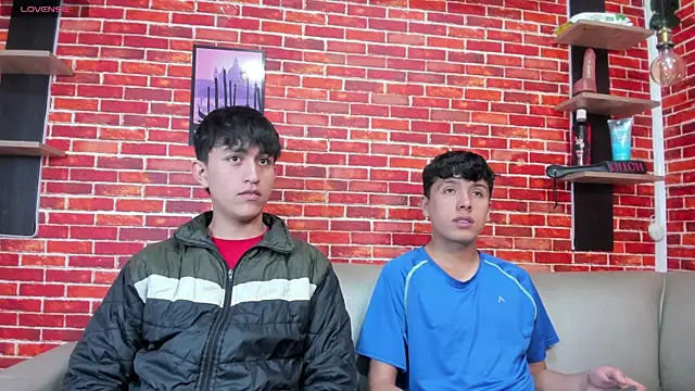 Hoot boyss  online show from 05/26/26, 07:54