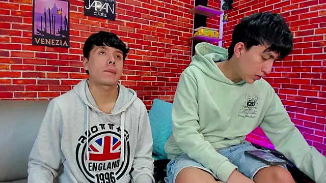 Hoot boyss  online show from 06/12/26, 07:46