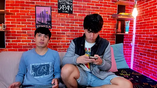 Hoot boyss  online show from 06/16/26, 08:11