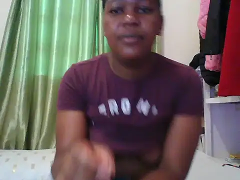 Snapshot of sexy_dove chatting on 05/18/26, 02:23 sexy dove online show from 05/18/26, 02:23