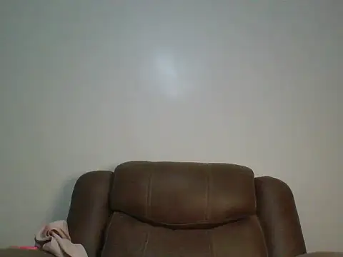 Snapshot of sexy_dove chatting on 05/29/26, 03:43 sexy dove online show from 05/29/26, 03:43