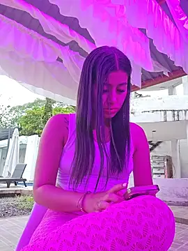 Snapshot of Luisa_Madrid chatting on 05/24/26, 11:48 Luisa Madrid online show from 05/24/26, 11:48