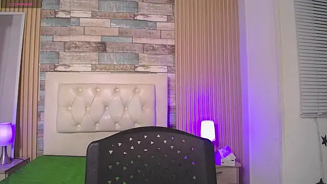 Snapshot of sharlot_hs chatting on 06/05/26, 06:52 sharlot hs online show from 06/05/26, 06:52