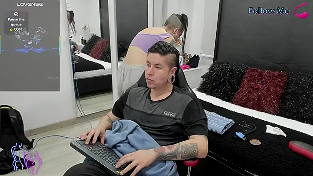 Snapshot of inkedsinners_ chatting on 06/12/26, 11:09 inkedsinners online show from 06/12/26, 11:09