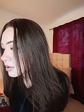 Snapshot of paariiss_ chatting on 05/28/26, 10:07 paariiss online show from 05/28/26, 10:07
