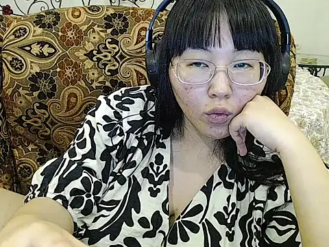 Snapshot of pikpikpikachu chatting on 05/15/26, 02:07 pikpikpikachu online show from 05/15/26, 02:07
