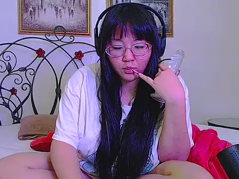 Snapshot of pikpikpikachu chatting on 05/29/26, 08:34 pikpikpikachu online show from 05/29/26, 08:34