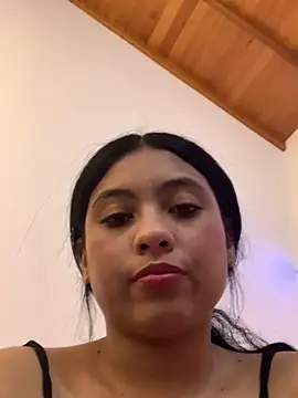 Snapshot of Paula-sinz chatting on 05/21/26, 10:50 Paula-sinz online show from 05/21/26, 10:50