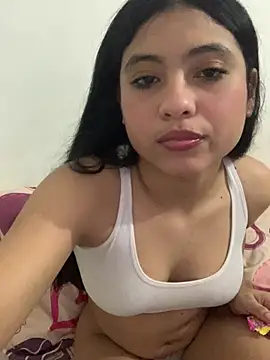 Snapshot of Paula-sinz chatting on 05/25/26, 11:33 Paula-sinz online show from 05/25/26, 11:33