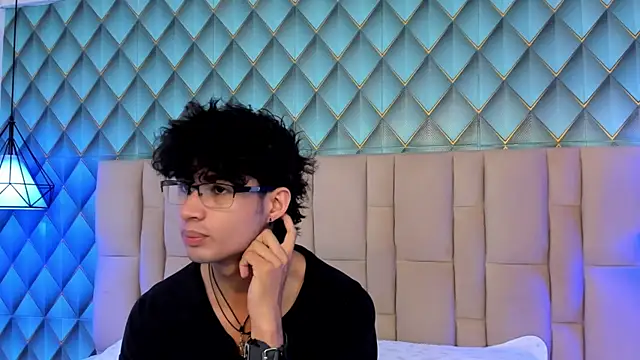 Snapshot of Sofia-Ethan chatting on 05/31/26, 01:29 Sofia-Ethan online show from 05/31/26, 01:29