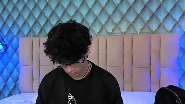 Snapshot of Sofia-Ethan chatting on 06/07/26, 02:32 Sofia-Ethan online show from 06/07/26, 02:32