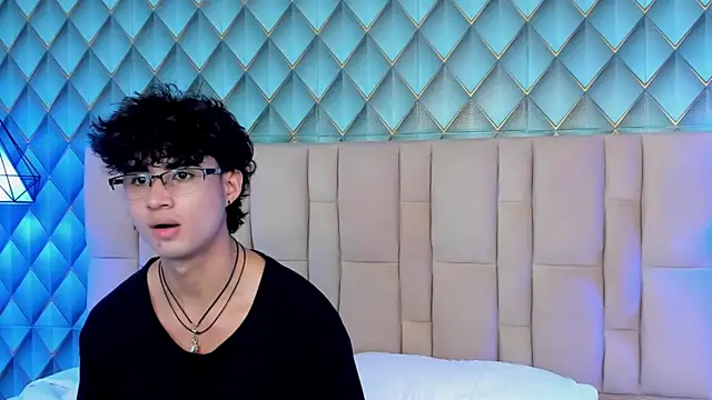 Snapshot of Sofia-Ethan chatting on 06/10/26, 07:24 Sofia-Ethan online show from 06/10/26, 07:24