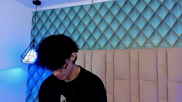 Snapshot of Sofia-Ethan chatting on 06/13/26, 01:20 Sofia-Ethan online show from 06/13/26, 01:20