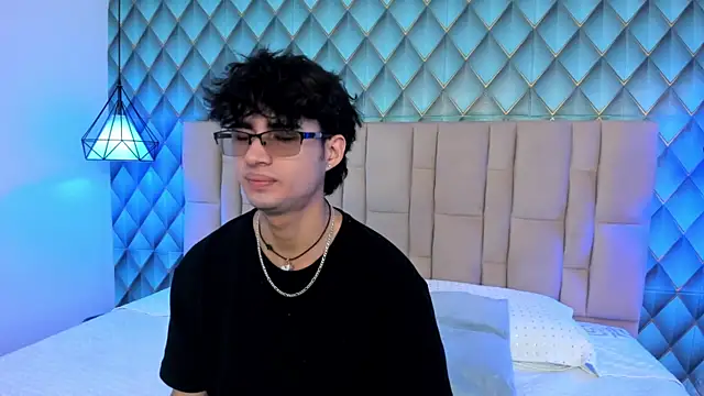 Sofia-Ethan online show from 07/11/26, 01:47