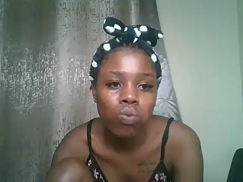 Snapshot of Sexxy_littlemiss chatting on 06/02/26, 04:58 Sexxy littlemiss online show from 06/02/26, 04:58