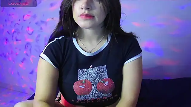 Snapshot of alythia chatting on 06/04/26, 01:22 alythia online show from 06/04/26, 01:22