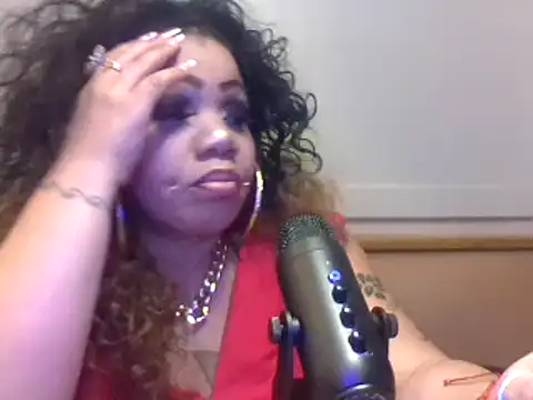 Snapshot of NailGoddessnow chatting on 02/13/25, 04:11 NailGoddessnow online show from 02/13/25, 04:11