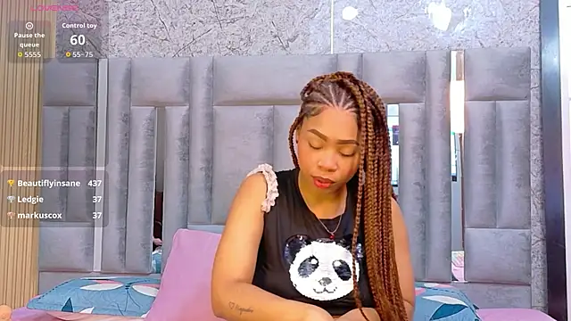 Snapshot of thinsamathagirl chatting on 06/12/26, 02:21 thinsamathagirl online show from 06/12/26, 02:21