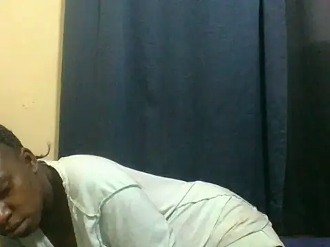 Snapshot of naughty-slender chatting on 06/12/26, 04:39 naughty-slender online show from 06/12/26, 04:39