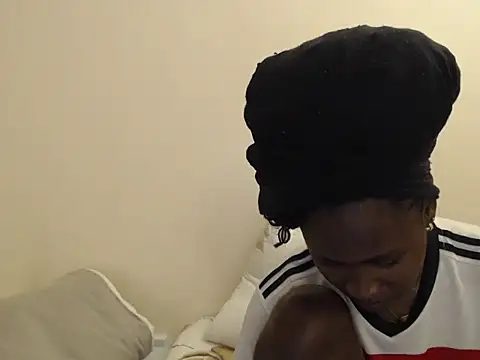 Snapshot of hyacinth_b chatting on 06/07/26, 06:39 hyacinth b online show from 06/07/26, 06:39