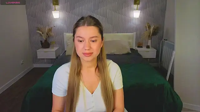 Snapshot of Shakira_Lux chatting on 06/02/26, 09:00 Shakira Lux online show from 06/02/26, 09:00