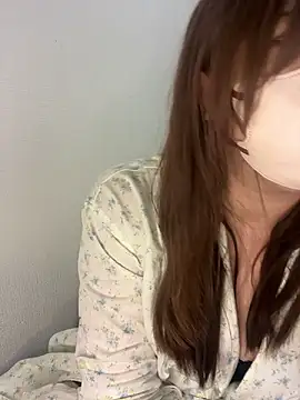 Snapshot of chikayo chatting on 06/11/26, 02:37 chikayo online show from 06/11/26, 02:37