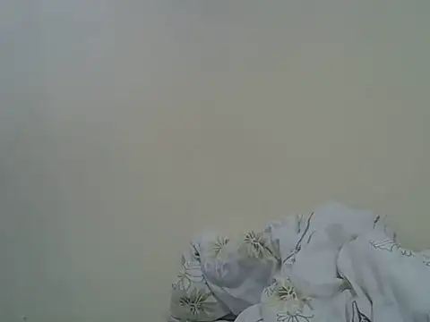 Snapshot of sexy_candi chatting on 06/04/26, 09:59 sexy candi online show from 06/04/26, 09:59